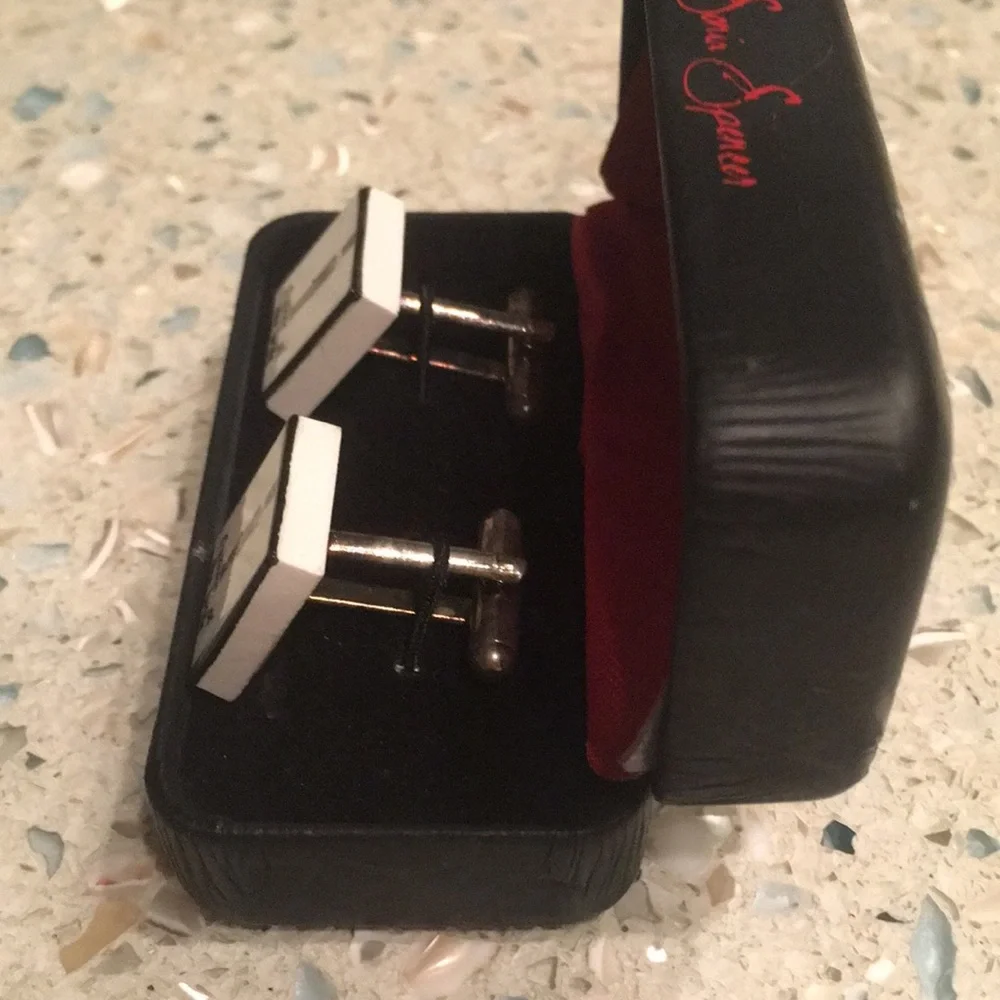 Adorable FATHER OF THE BRIDE cufflinks in leather box. 5/8” square.